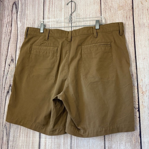 L.L bean Mens Chino Standard Fit Shorts size 38W - Picture 3 of 12